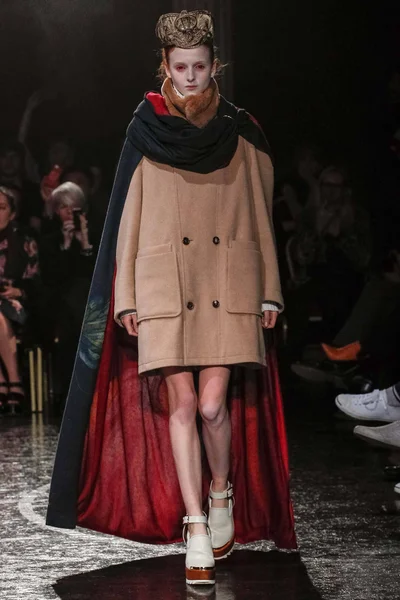 Look 9